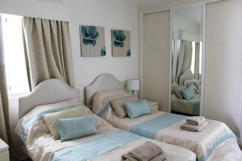 Tipsy Terrace Apartment 아칸티라도
