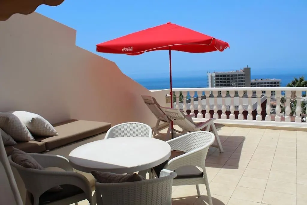 Tipsy Terrace Apartment 아칸티라도